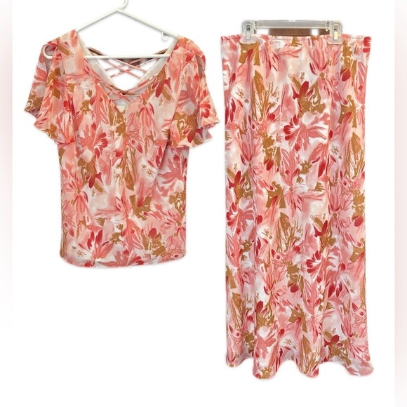 𝅺- Tradition 2-piece outfit.  Very flattering & flowy set.  Size 14. - Picture 3 of 9